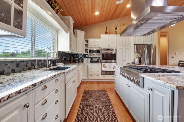 15892 Larson Lane, Mount Vernon, WA 98273