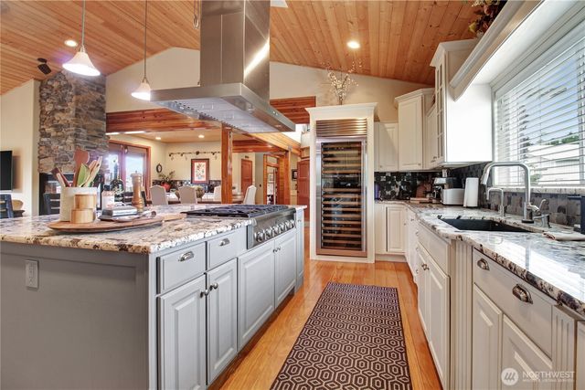 15892 Larson Lane, Mount Vernon, WA 98273