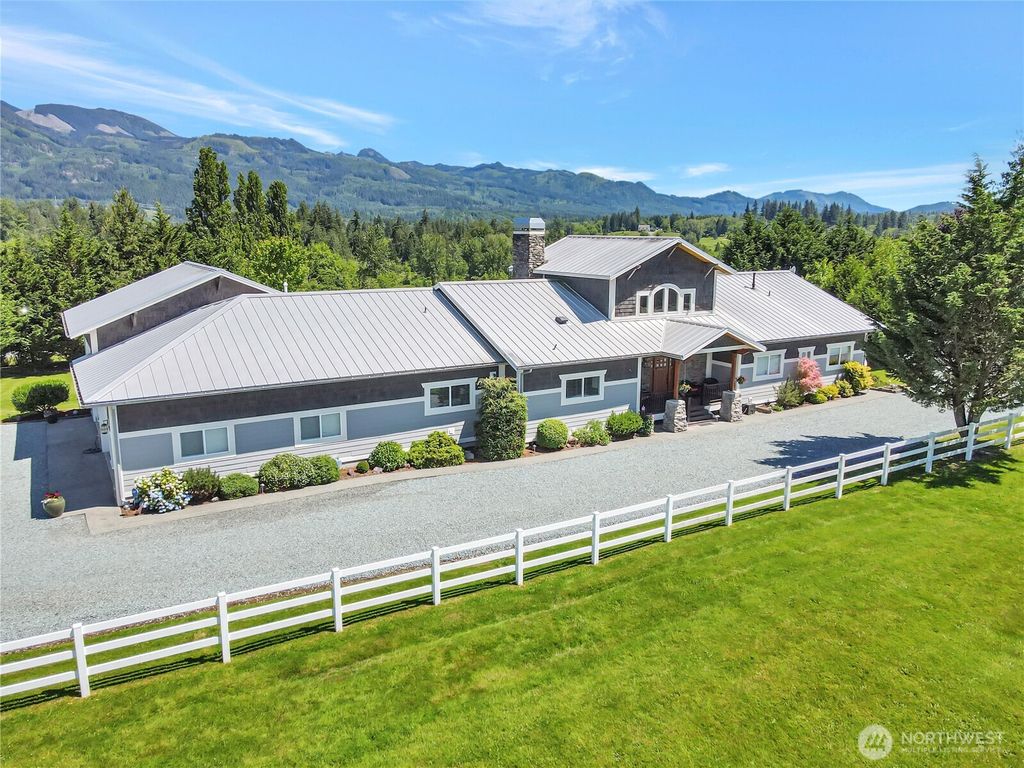 15892 Larson Lane, Mount Vernon, WA 98273