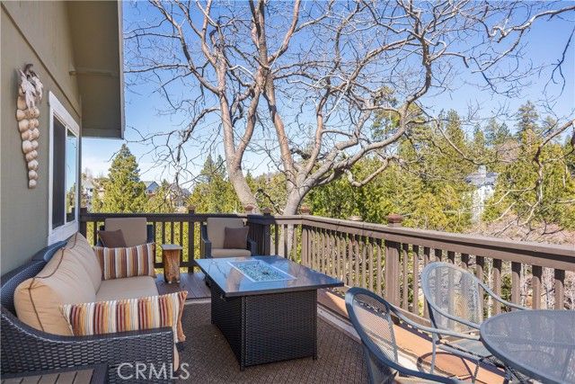 813 Brentwood Drive, Lake Arrowhead, CA 92352
