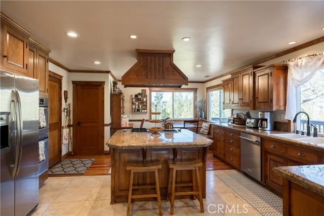 813 Brentwood Drive, Lake Arrowhead, CA 92352