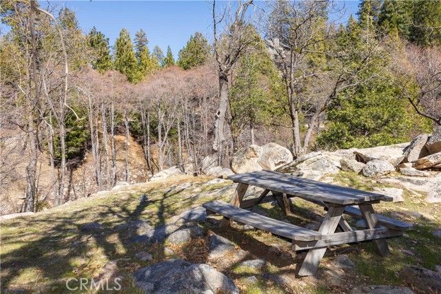 813 Brentwood Drive, Lake Arrowhead, CA 92352
