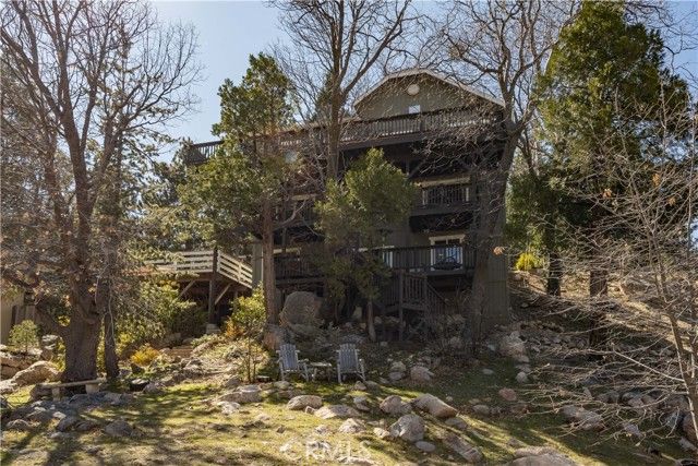 813 Brentwood Drive, Lake Arrowhead, CA 92352