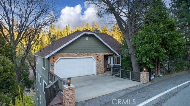 813 Brentwood Drive, Lake Arrowhead, CA 92352
