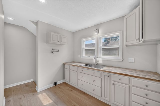 2814 School Street, Des Moines, IA 50311
