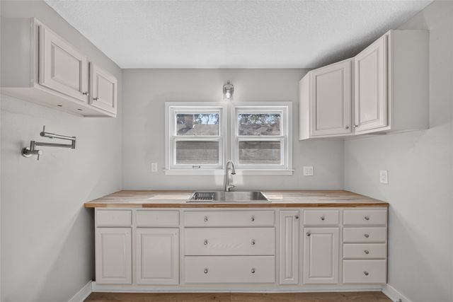 2814 School Street, Des Moines, IA 50311