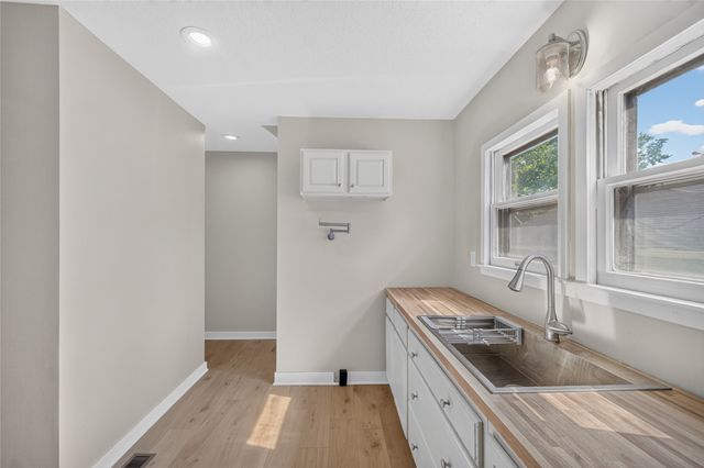 2814 School Street, Des Moines, IA 50311