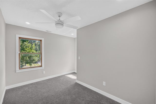 2814 School Street, Des Moines, IA 50311