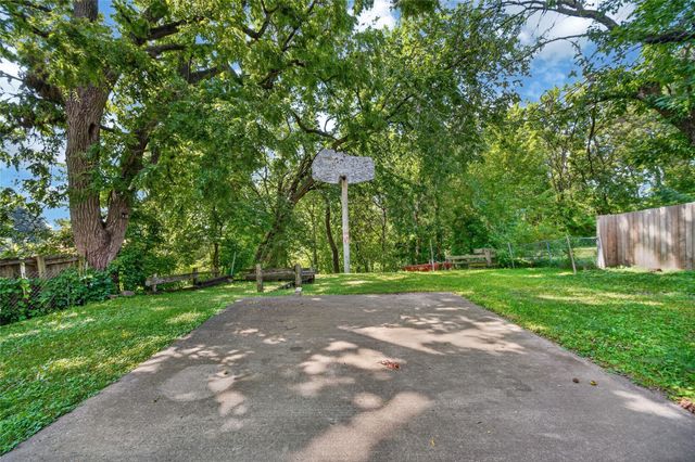 2814 School Street, Des Moines, IA 50311