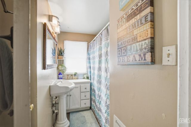 733 Decatur Street, Bakersfield, CA 93308