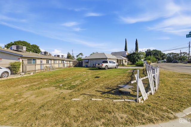 733 Decatur Street, Bakersfield, CA 93308