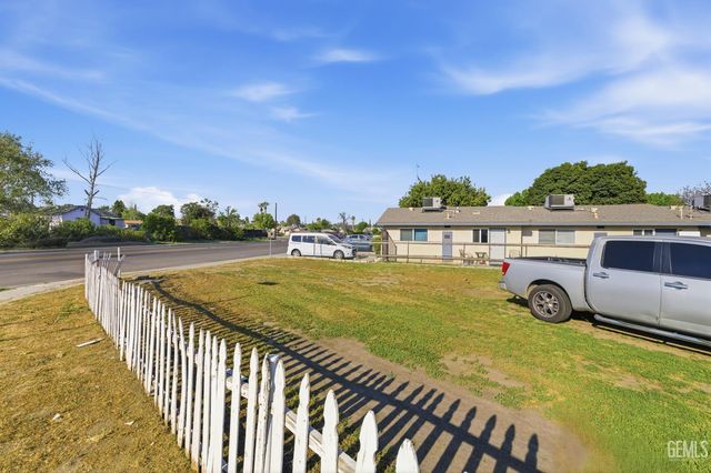 733 Decatur Street, Bakersfield, CA 93308