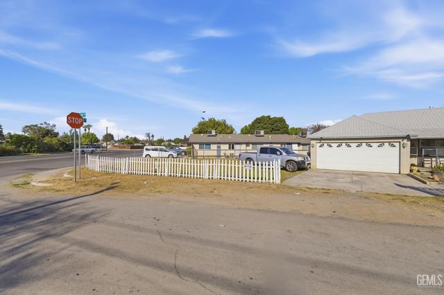 733 Decatur Street, Bakersfield, CA 93308