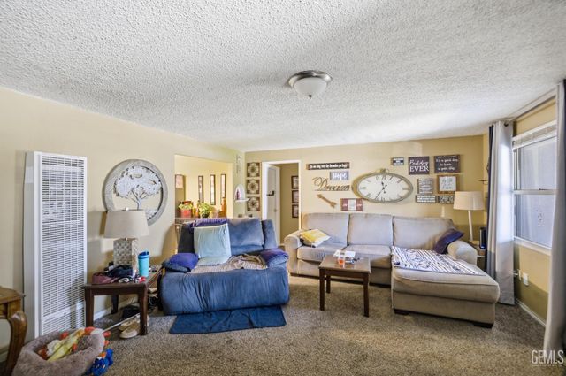 733 Decatur Street, Bakersfield, CA 93308