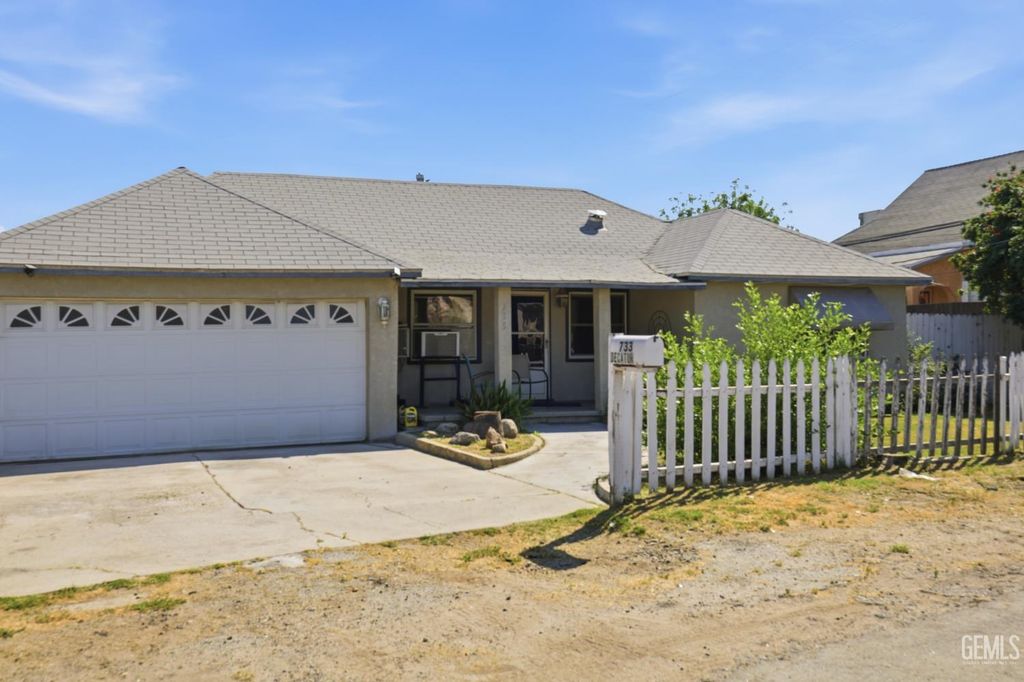 733 Decatur Street, Bakersfield, CA 93308