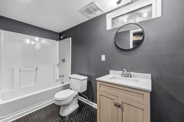 1437 30th Street SE, Cedar Rapids, IA 52403