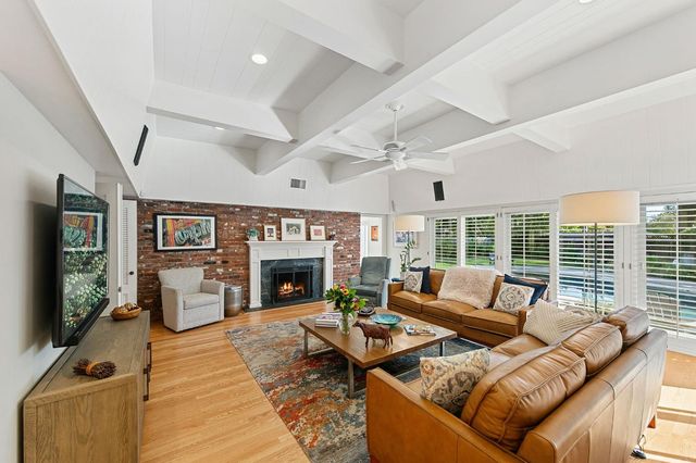 881 El Chorro Way, Sacramento, CA 95864