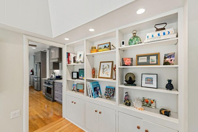 881 El Chorro Way, Sacramento, CA 95864
