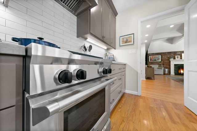 881 El Chorro Way, Sacramento, CA 95864