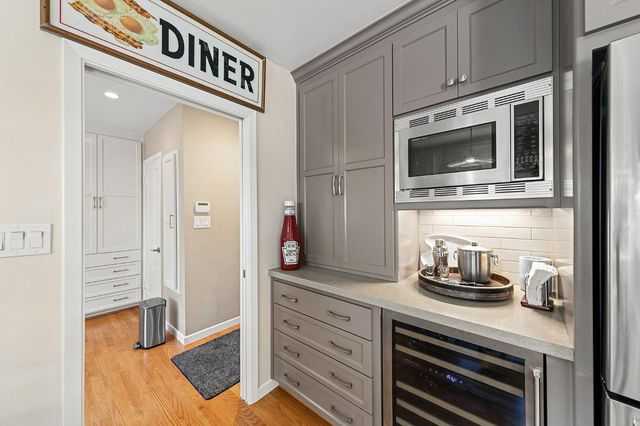 881 El Chorro Way, Sacramento, CA 95864