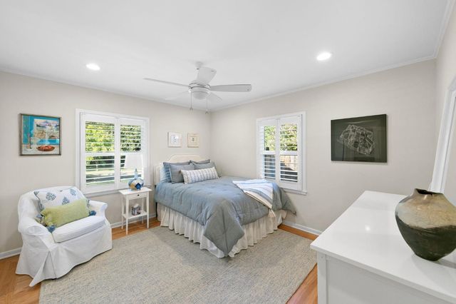 881 El Chorro Way, Sacramento, CA 95864