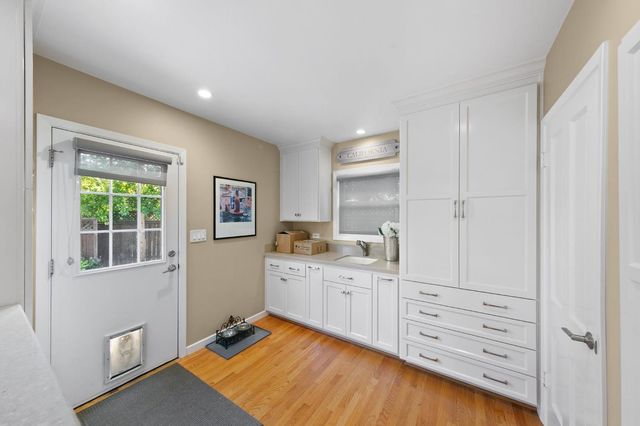 881 El Chorro Way, Sacramento, CA 95864