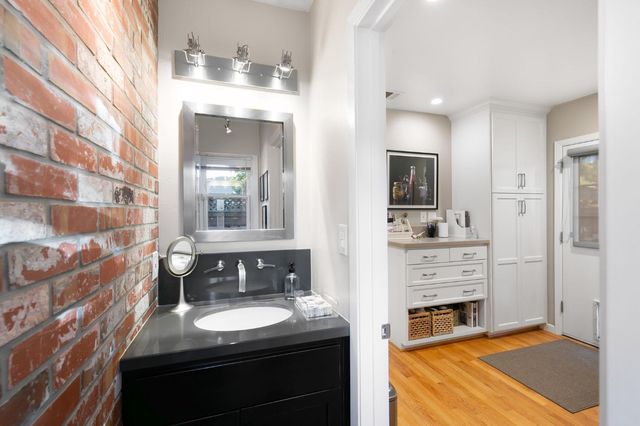 881 El Chorro Way, Sacramento, CA 95864