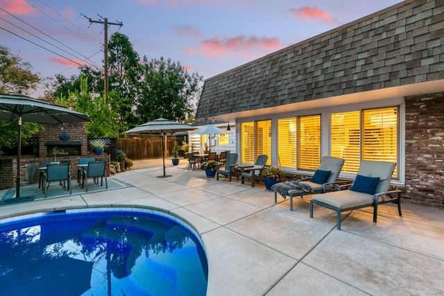 881 El Chorro Way, Sacramento, CA 95864