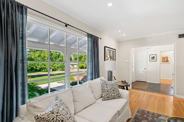 881 El Chorro Way, Sacramento, CA 95864