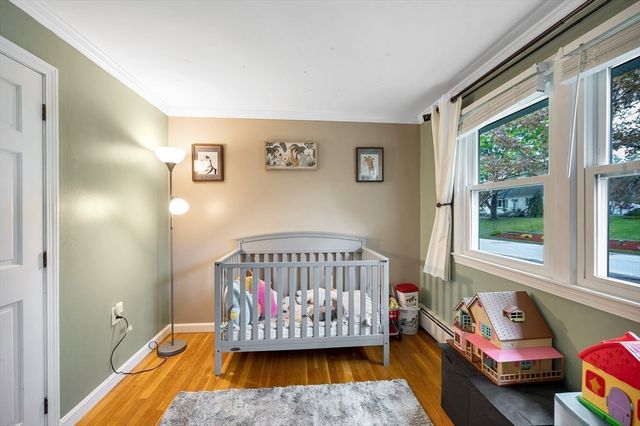 9 Sunrise Dr, Hudson, NH 03051