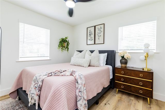 810 NW Carson Drive, Bentonville, AR 72712