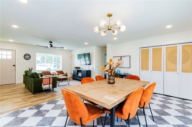 810 NW Carson Drive, Bentonville, AR 72712