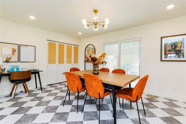 810 NW Carson Drive, Bentonville, AR 72712
