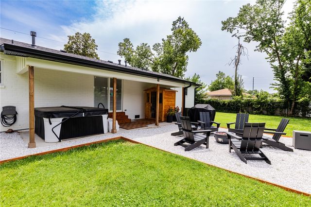 810 NW Carson Drive, Bentonville, AR 72712