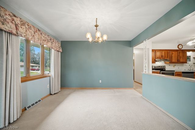 6161 Winchester Drive, Seven Hills, OH 44131