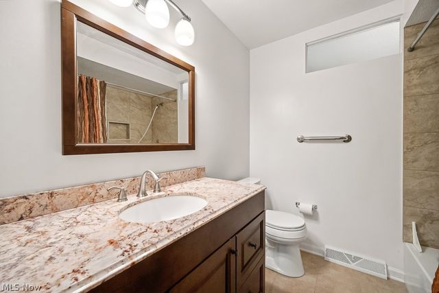 6161 Winchester Drive, Seven Hills, OH 44131