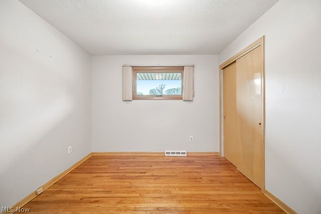 6161 Winchester Drive, Seven Hills, OH 44131