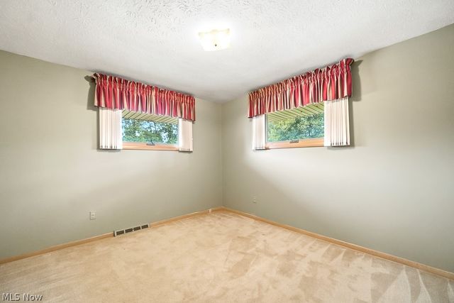 6161 Winchester Drive, Seven Hills, OH 44131