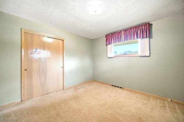 6161 Winchester Drive, Seven Hills, OH 44131