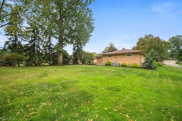 6161 Winchester Drive, Seven Hills, OH 44131