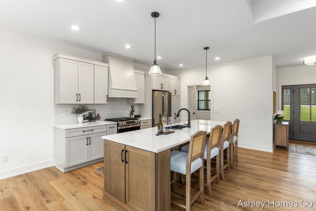 11035 Shaner Avenue, Rockford, MI 49341