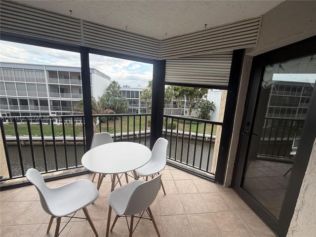 896 N Federal Hwy 326, Lantana, FL 33462