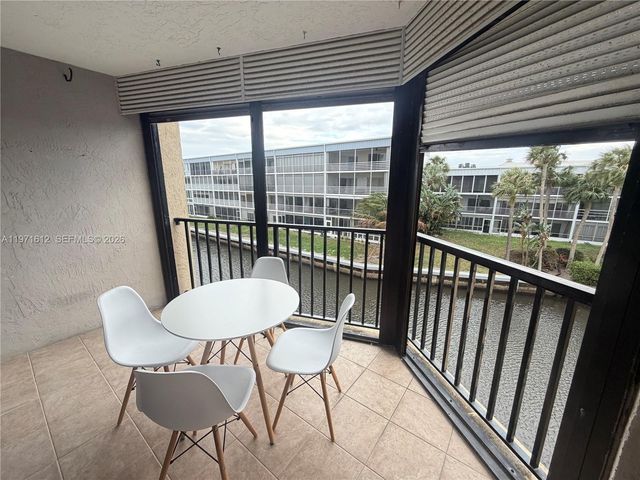 896 N Federal Hwy 326, Lantana, FL 33462