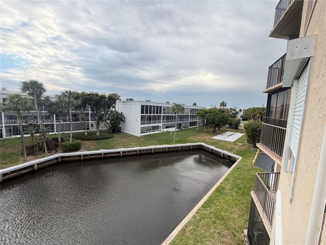 896 N Federal Hwy 326, Lantana, FL 33462