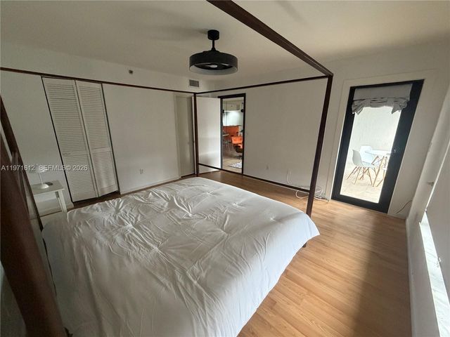 896 N Federal Hwy 326, Lantana, FL 33462