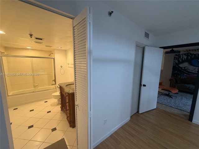 896 N Federal Hwy 326, Lantana, FL 33462