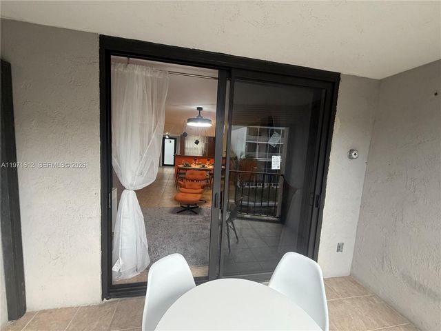 896 N Federal Hwy 326, Lantana, FL 33462