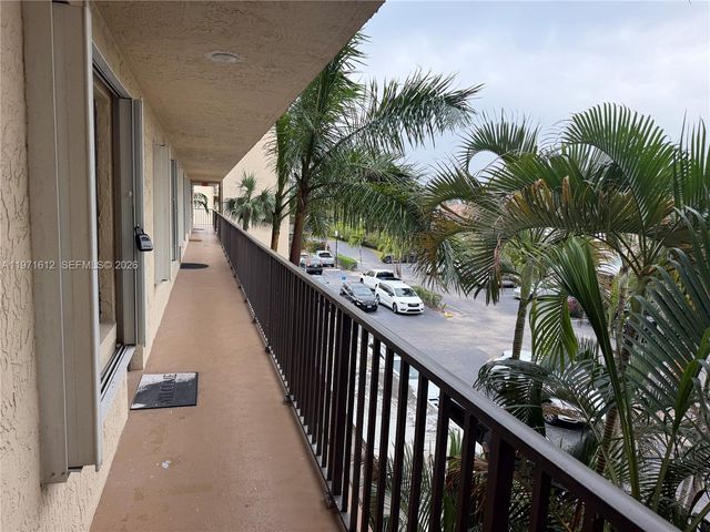 896 N Federal Hwy 326, Lantana, FL 33462