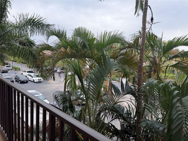 896 N Federal Hwy 326, Lantana, FL 33462