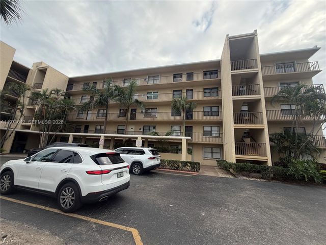 896 N Federal Hwy 326, Lantana, FL 33462